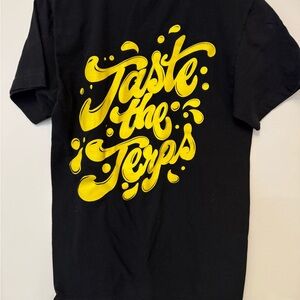 8 cannabis swag T-shirts